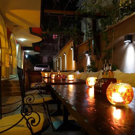 семеен опера Hotel 3*