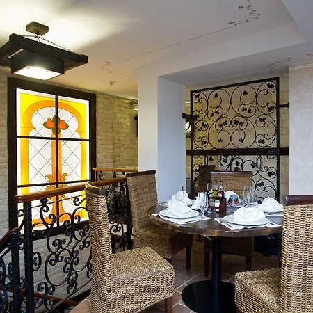 семеен опера