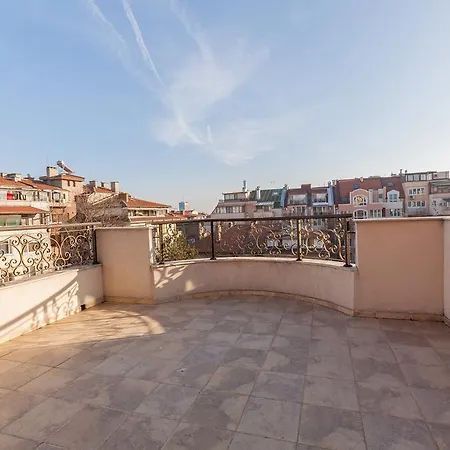 семеен опера Hotel 3*