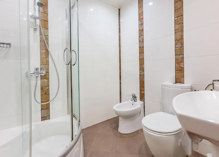 Otel семеен опера