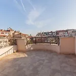семеен опера Hotel 3*