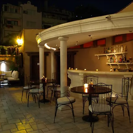 семеен опера Hotel 3*