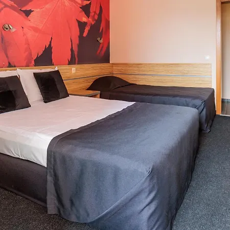 Hotell семеен опера 3*