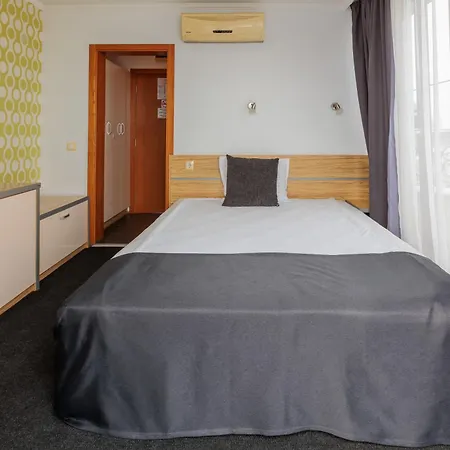 семеен опера Hotell 3*