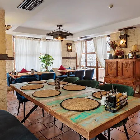семеен опера Hotel Burgas City