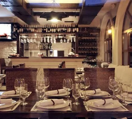 семеен опера