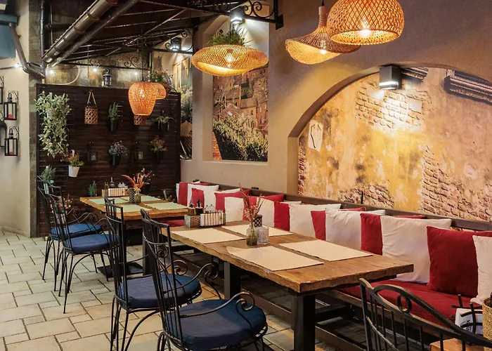 семеен опера