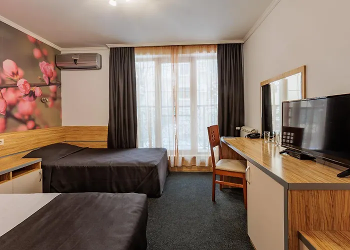 семеен опера Hotell 3*