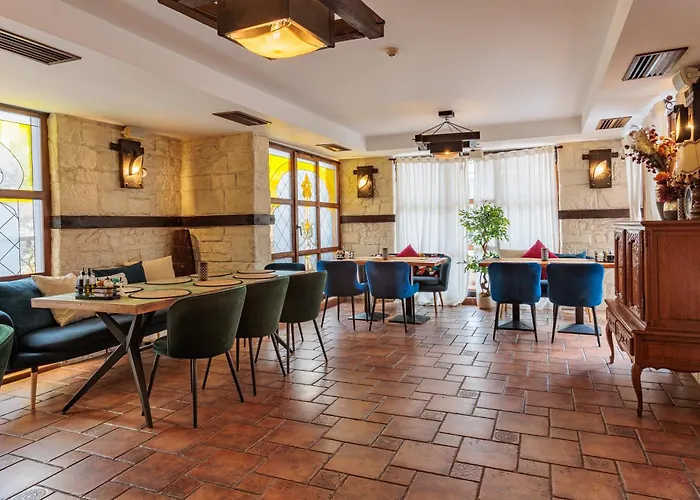 Hotell семеен опера 3*